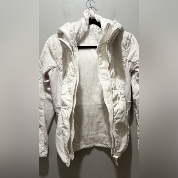 Lululemon Another Mile Jacket - White - Latest Release ! - Picture 5 of 11